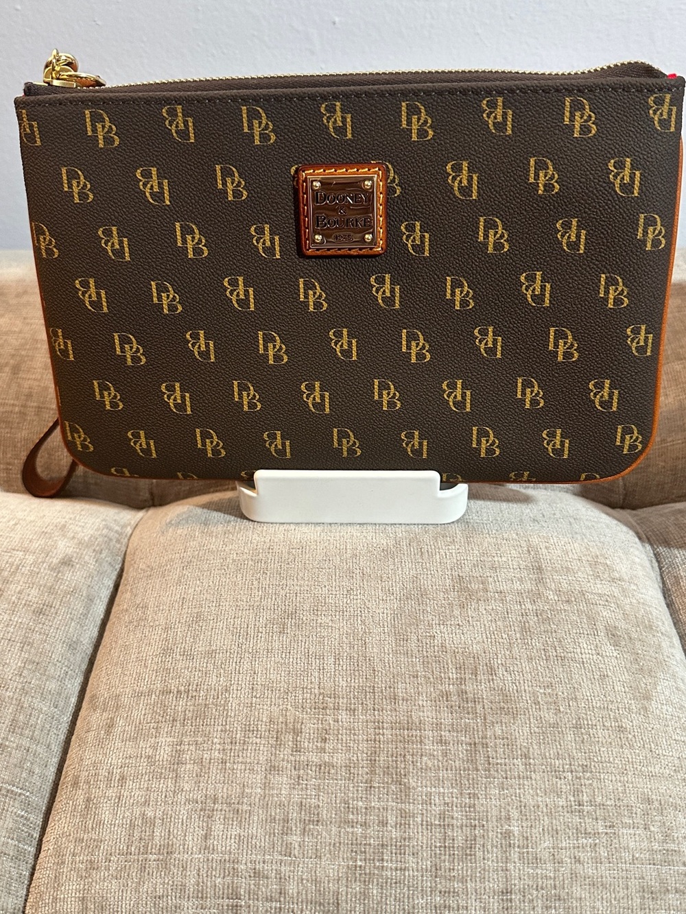 Dooney & Bourke Gretta Carrington Brown Tmoro Wristlet